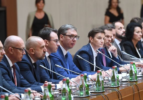 Obraćanje predsednika Vučića nakon sastanka sa predstavnicima Srba sa KiM