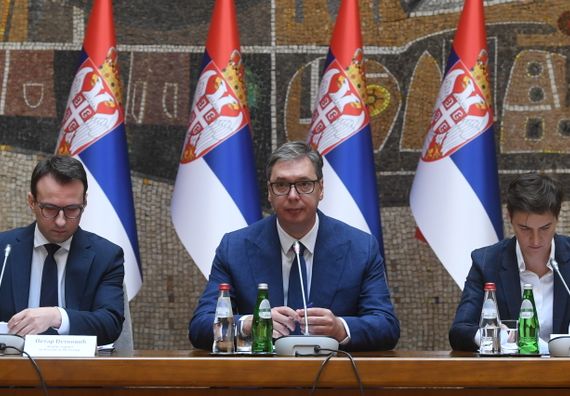 Obraćanje predsednika Vučića nakon sastanka sa predstavnicima Srba sa KiM