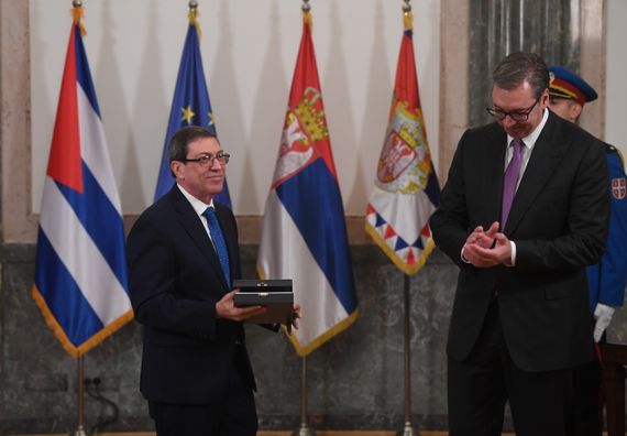 Predsednik Vučić uručio Orden srpske zastave prvog stepena ministru spoljnih poslova Republike Kube