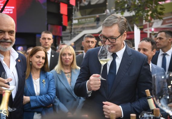 Predsednik Vučić prisustvovao otvaranju Prvog međunarodnog sajma vina Vinska vizija Otvorenog Balkana