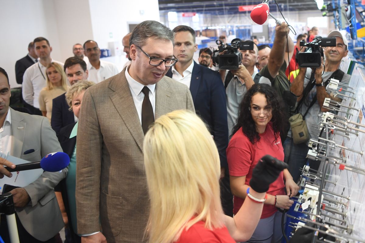 Predsednik Vučić prisustvovao svečanom otvaranju fabrike 