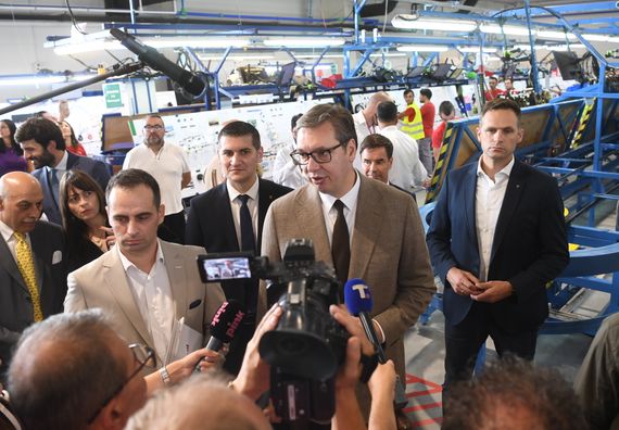 Председник Вучић присуствовао свечаном отварању фабрике 