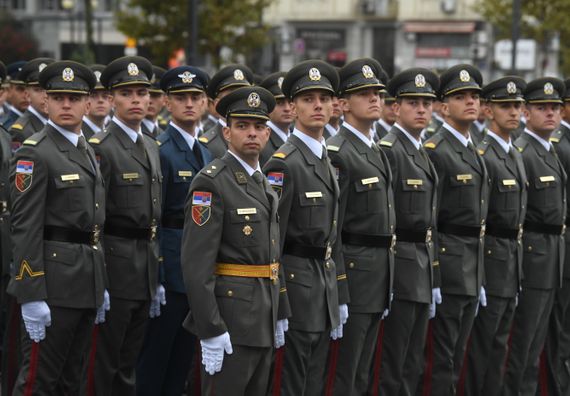 Председник Вучић присуствовао промоцији најмлађих официра Војске Србије