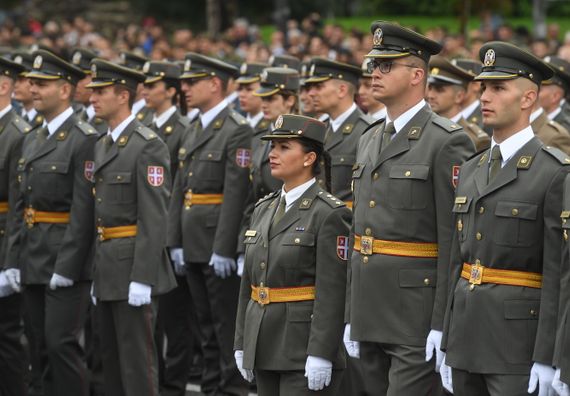 Председник Вучић присуствовао промоцији најмлађих официра Војске Србије