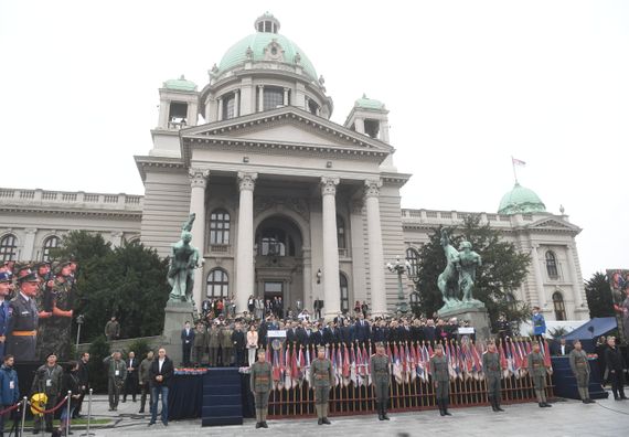 Председник Вучић присуствовао промоцији најмлађих официра Војске Србије