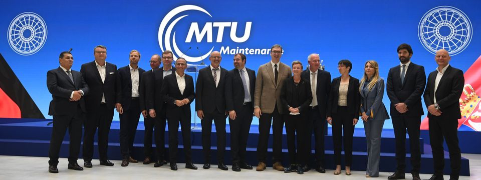 Председник Вучић присуствовао церемонији отварања новог објекта компаније "MTU Maintenance Serbia"