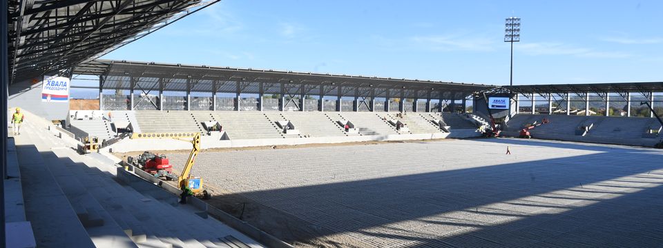 Predsednik Vučić obišao radove na izgradnji novog Gradskog stadiona u Leskovcu
