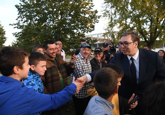 Predsednik Vučić obišao radove na izgradnji novog Gradskog stadiona u Leskovcu