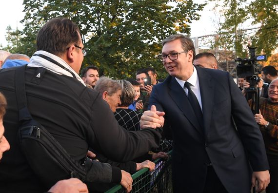 Predsednik Vučić obišao radove na izgradnji novog Gradskog stadiona u Leskovcu