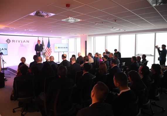 Председник Вучић присуствовао свечаном отварању технолошког центра компаније 