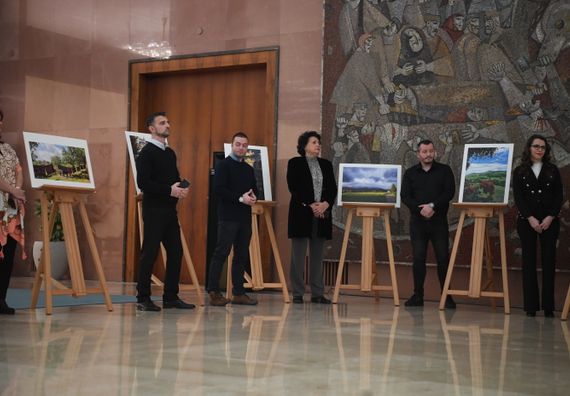 Председник Вучић доделио награде ауторима фотографија са конкурса „Наша најлепша Србија“