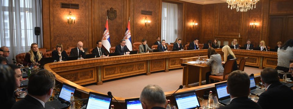 Председник Вучић присуствовао седници Владе Републике Србије
