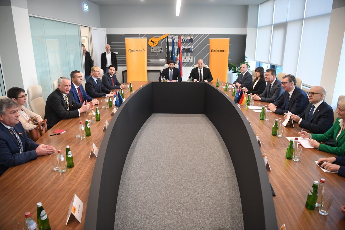 Председник Вучић присуствовао церемонији отварања друге фабрике компаније 