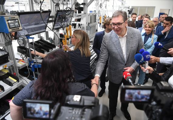 Predsednik Vučić prisustvovao ceremoniji otvaranja fabrike 