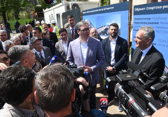 Predsednik Vučić prisustvovao polaganju kamena temeljca za izgradnju novog sportsko-rekreativnog centra 