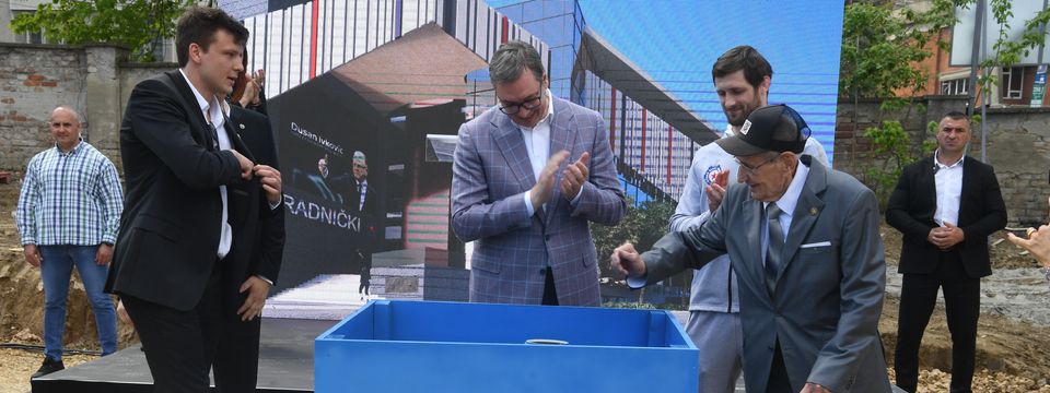 Predsednik Vučić prisustvovao polaganju kamena temeljca za izgradnju novog sportsko-rekreativnog centra "Radnički"