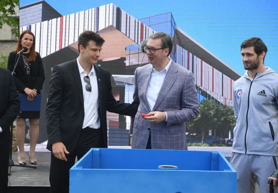Председник Вучић присуствовао полагању камена темељца за изградњу новог спортско-рекреативног центра 