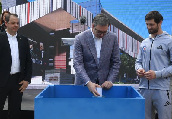 Predsednik Vučić prisustvovao polaganju kamena temeljca za izgradnju novog sportsko-rekreativnog centra 