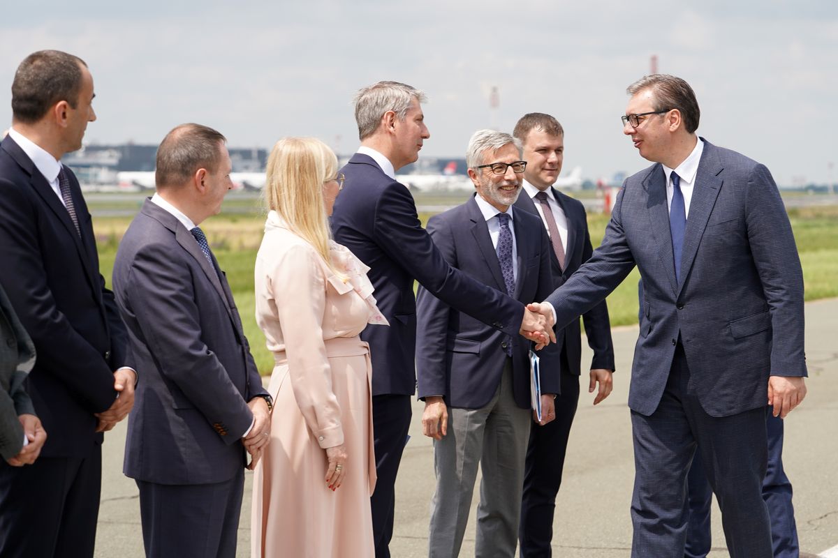 Predsednik Vučić prisustvovao ceremoniji puštanja u rad nove poletno-sletne piste na Aerodromu Nikola Tesla Beograd