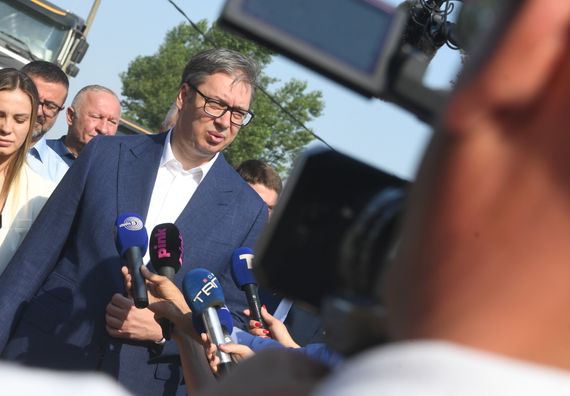 Predsednik Vučić obišao radove na izgradnji brze saobraćajnice od petlje Požarevac, preko Velikog Gradišta do opštine Golubac