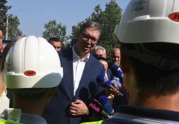 Predsednik Vučić obišao radove na izgradnji brze saobraćajnice od petlje Požarevac, preko Velikog Gradišta do opštine Golubac