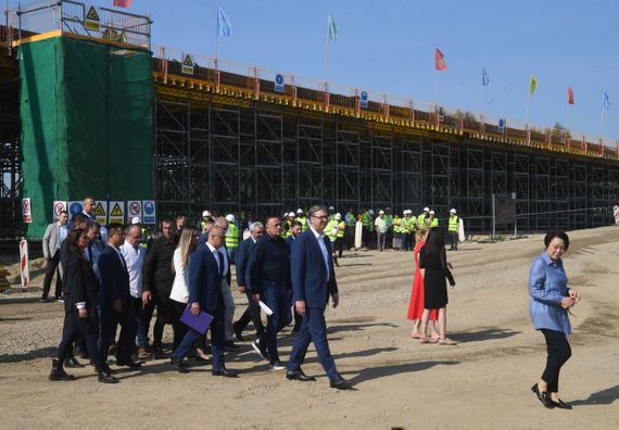 Predsednik Vučić obišao radove na izgradnji brze saobraćajnice od petlje Požarevac, preko Velikog Gradišta do opštine Golubac