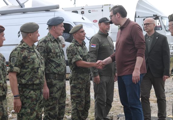 Predsednik Vučić prisustvovao pokaznim gađanjima u okviru završne faze obuke pripadnika Vojske Srbije sa novouvedenim naoružanjem i vojnom opremom