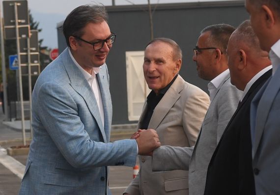 Predsednik Vučić obišao novoizgrađeni stadion Dubočica
