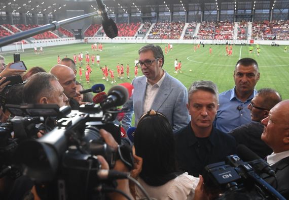 Predsednik Vučić obišao novoizgrađeni stadion Dubočica