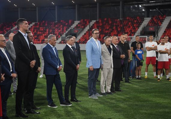 Predsednik Vučić obišao novoizgrađeni stadion Dubočica