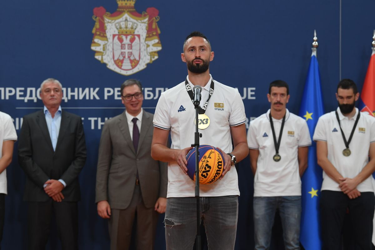 Predsednik Vučić primio mušku reprezentaciju Srbije u basketu 3x3