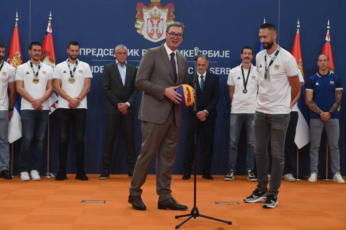 Predsednik Vučić primio mušku reprezentaciju Srbije u basketu 3x3