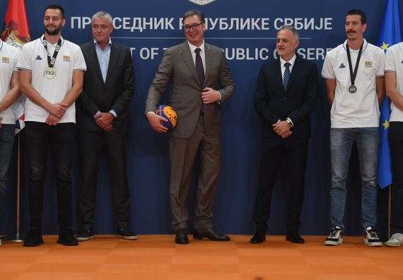 Председник Вучић примио мушку репрезентацију Србије у баскету 3x3