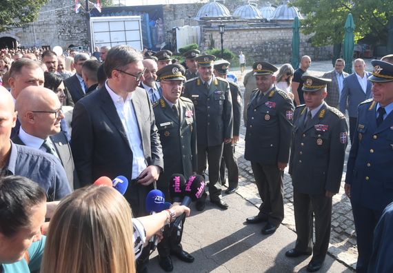 Председник Вучић присуствовао приказу наоружања, војне опреме и дела способности Војске Србије