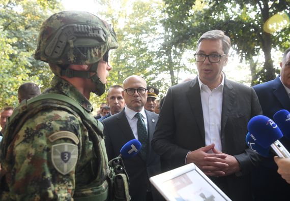Председник Вучић присуствовао приказу наоружања, војне опреме и дела способности Војске Србије