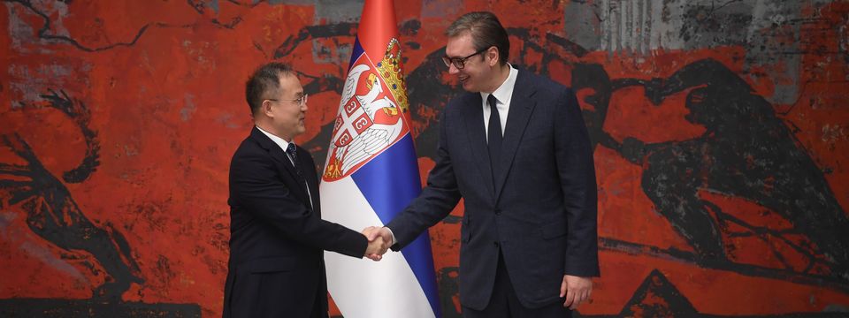 Predsednik Vučić primio akreditivna pisma novoimenovanog ambasadora NR Kine