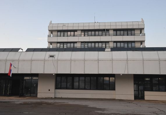 Председник Вучић обишао радове на другој фази реконструкције Здравственог центра у Прокупљу