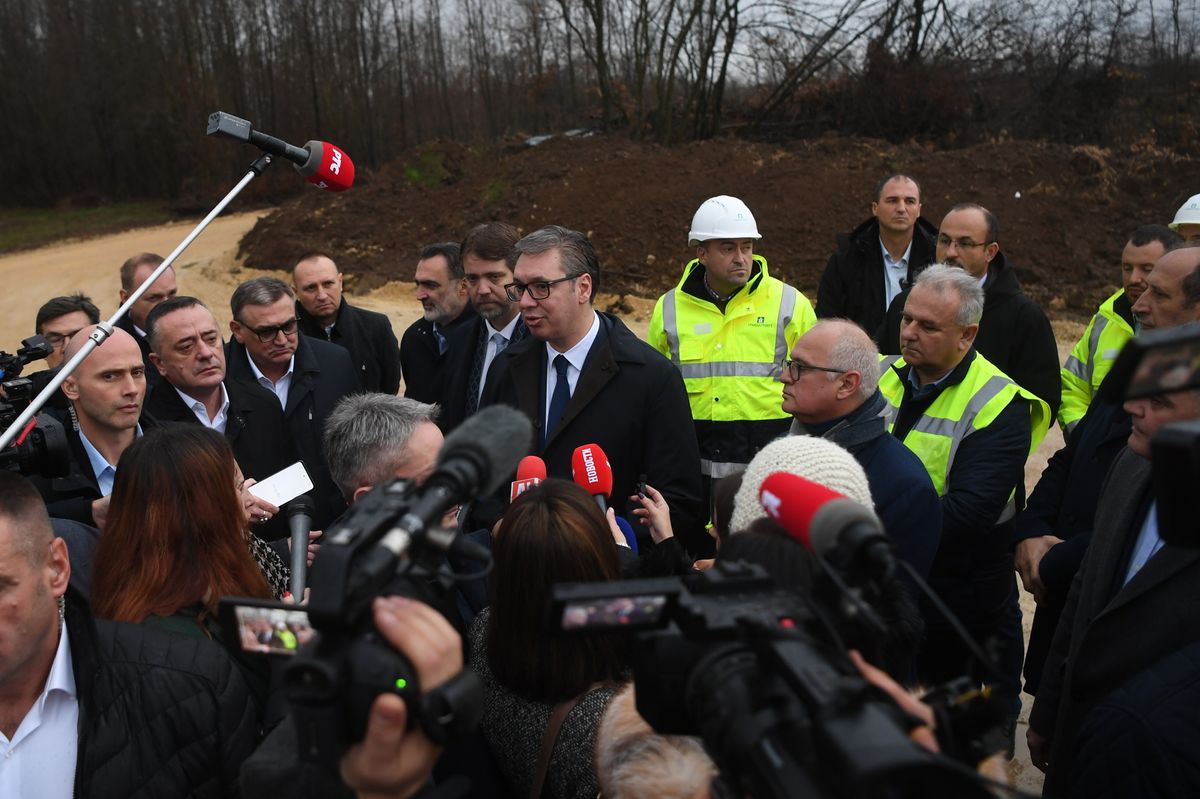 Predsednik Vučić obišao radove na izgradnji Severne obilaznice oko Kragujevca