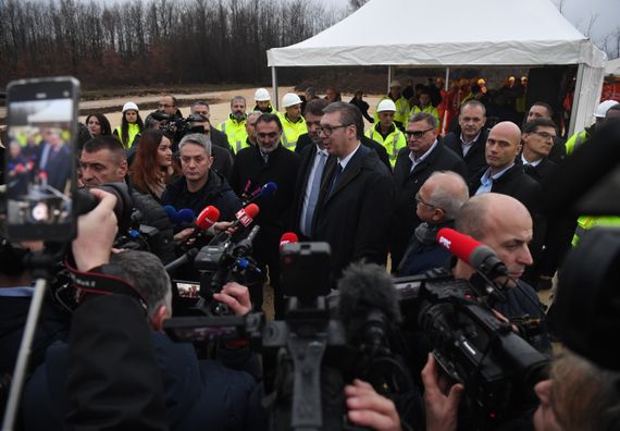 Председник Вучић обишао радове на изградњи Северне обилазнице око Крагујевца