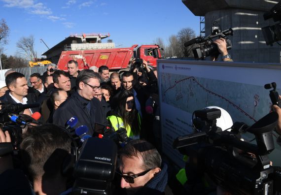 Predsednik Vučić obišao završne radove na vijaduktu kod Vrbasa