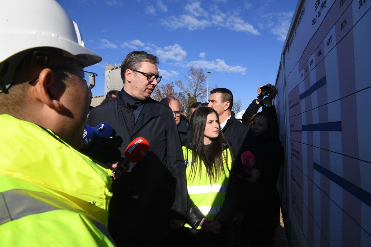 Predsednik Vučić obišao završne radove na vijaduktu kod Vrbasa
