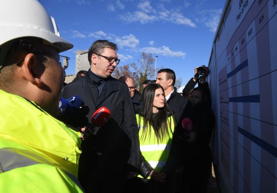 Predsednik Vučić obišao završne radove na vijaduktu kod Vrbasa