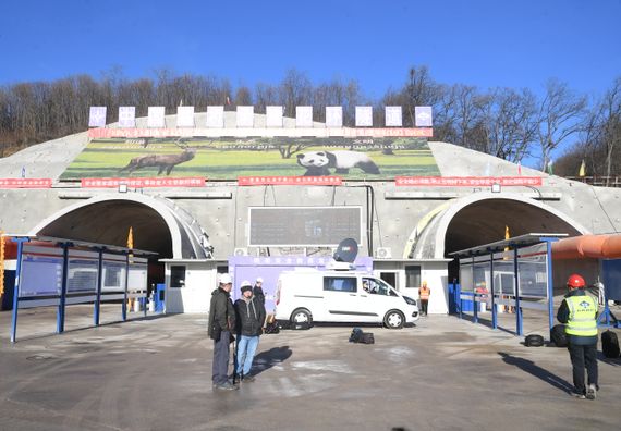 Predsednik Vučić obišao radove na izlaznom portalu tunela „Iriški venac“