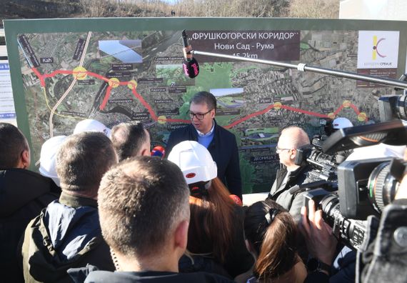 Predsednik Vučić obišao radove na izlaznom portalu tunela „Iriški venac“