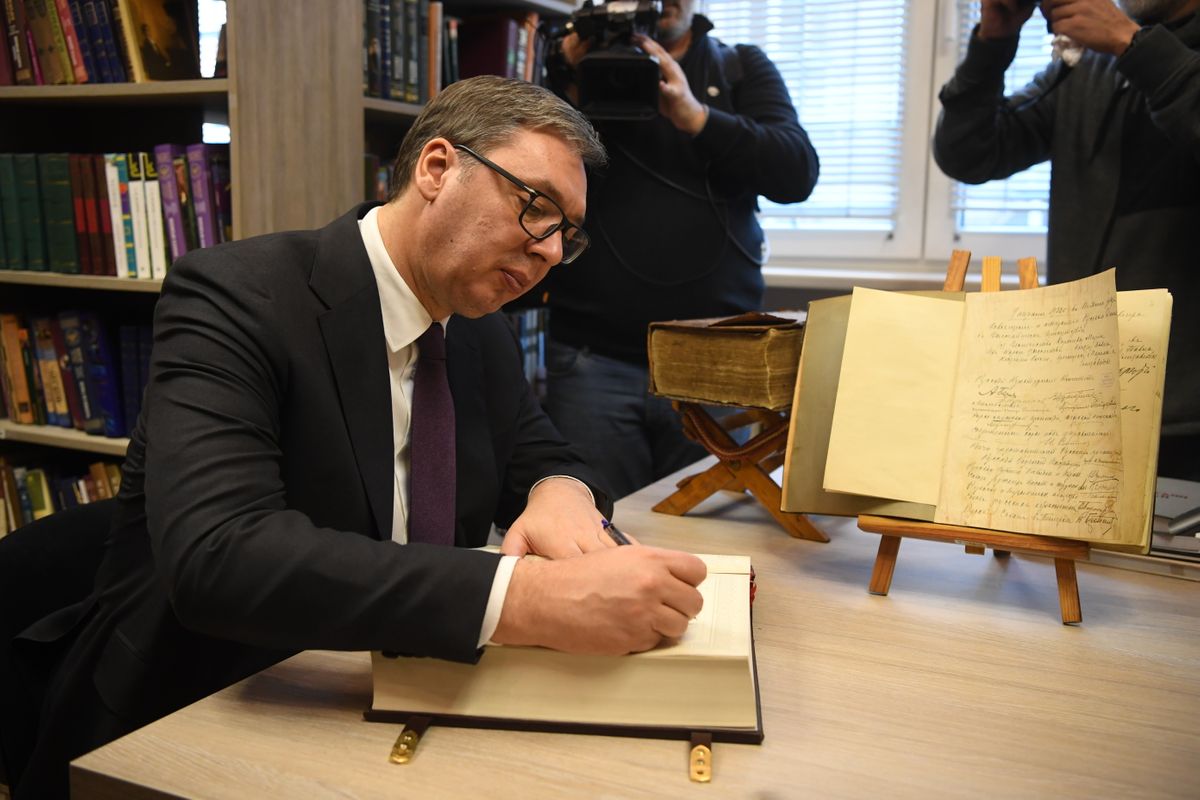 Predsednik Vučić posetio Ruski dom u Beogradu