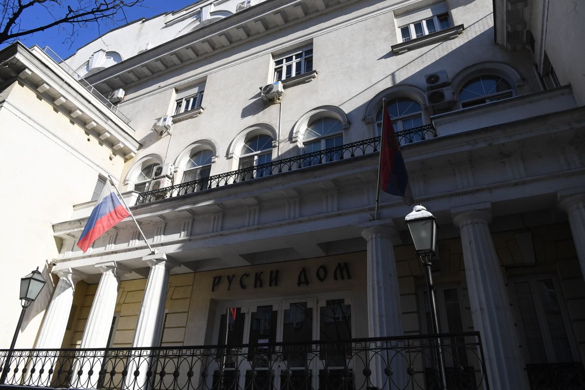 Predsednik Vučić posetio Ruski dom u Beogradu