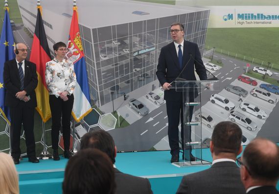 Председник Вучић присуствоваo церемонији полагања камена темељца за изградњу нове фабрике компаније "Muehlbauer Group"