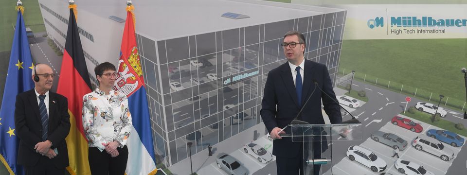 Predsednik Vučić prisustvovao ceremoniji polaganja kamena temeljca za izgradnju nove fabrike kompanije "Muehlbauer Group"