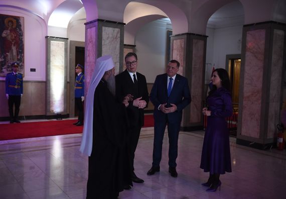 Predsednik Vučić uručio odlikovanja zaslužnim pojedincima i institucijama povodom Dana državnosti Srbije
