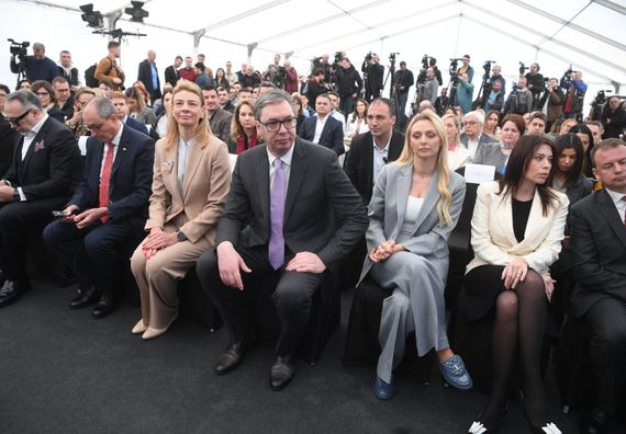 Председник Вучић присуствовао свечаном отварању нове фабрике компаније 